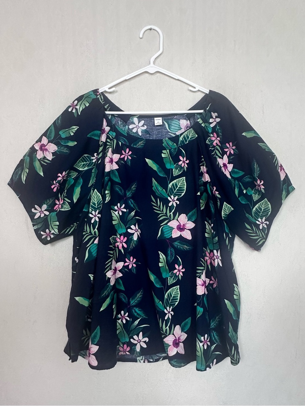 Old Navy Women’s Hawaiian Floral Puff Sleeve Top Navy Blue Pink Sz 2X Vacation